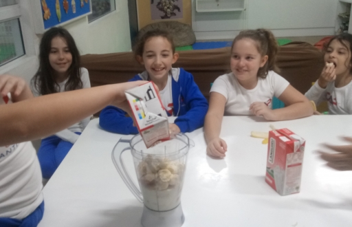 Educação Alimentar: Culinária: Vitamina de frutas - Integral.