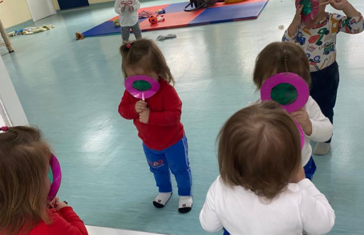 Brincando de usar a lupa - Ber��rio - 2023